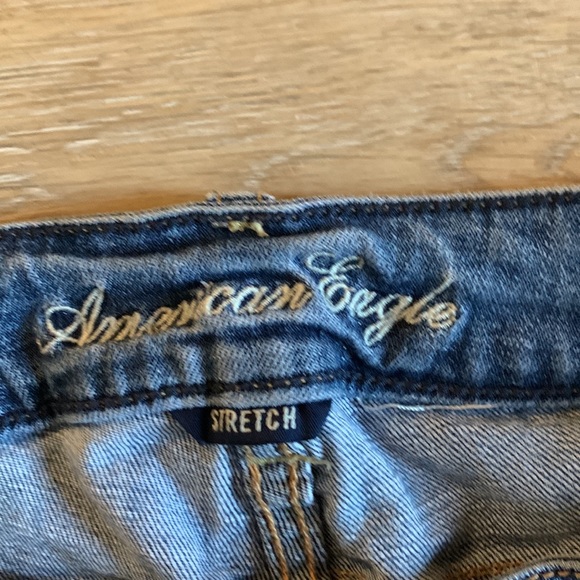 Distressed American Eagle low-rise jeans with sequin details - Picture 3 of 5